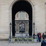 Atraco en el Louvre: Ladrones robaron joyas de valor incalculable